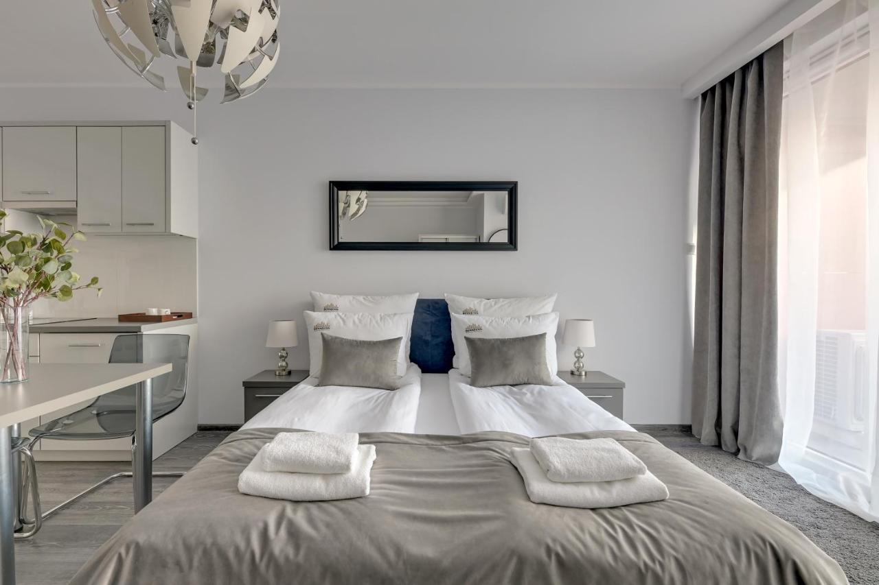 Downtown Apartments Sadova City Center & Parking 格但斯克 外观 照片